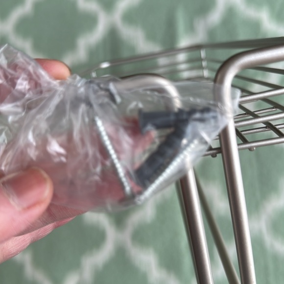 NEW brushed nickel metal wire basket with towel bar - Picture 4 of 8